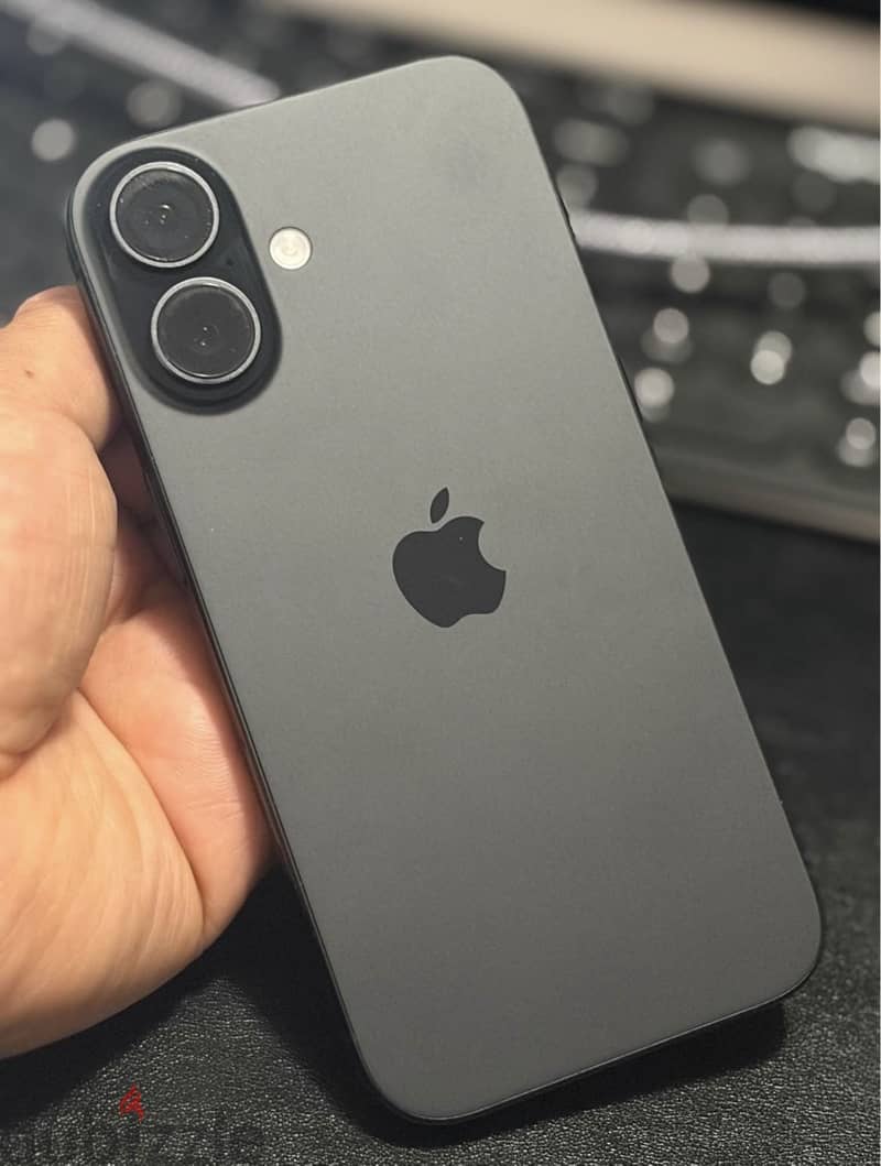 Apple - iPhone 16 Plus 3