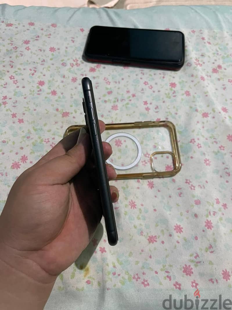 Apple - iPhone 11 3