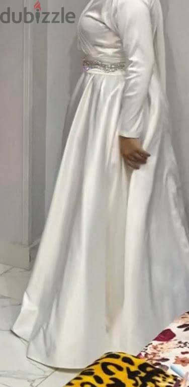 فستات سواريه ابيض