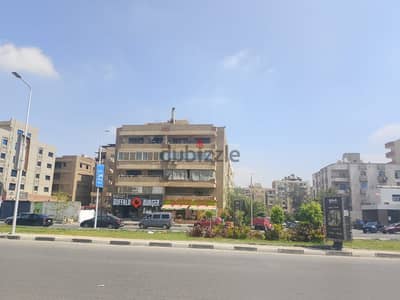 روف للبيع  ناصيه علي شارع ٩