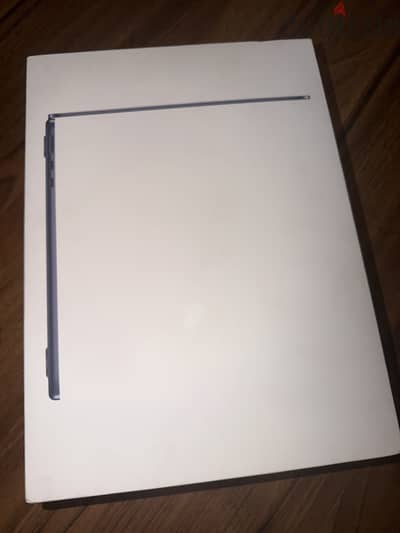 Apple MacBook Air M5 , 1 Tera , 16 ram , 13.6 inch Midnight