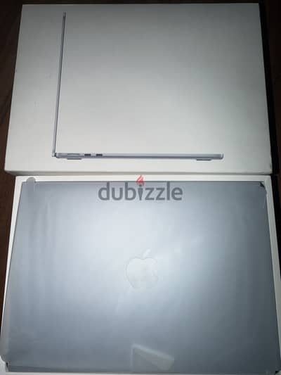 Apple MacBook Air M4 , 512 ssd , 16 ram , skyblue , battery 100%