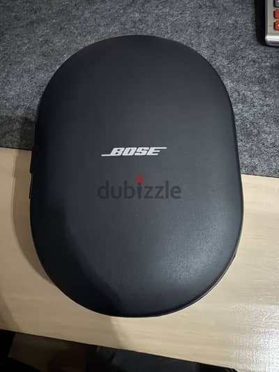 Bose quietcomfort ultra جديده  بكل مشتملاتها