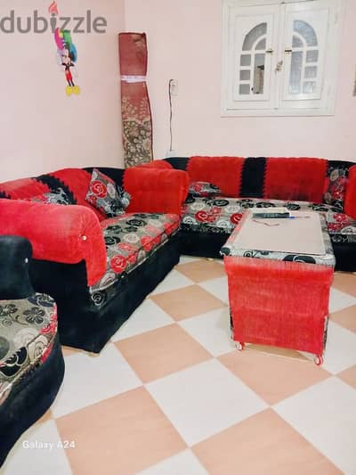 للبيع انتريه مميز جدا بسعر لقطه و بحاله جيده جداا