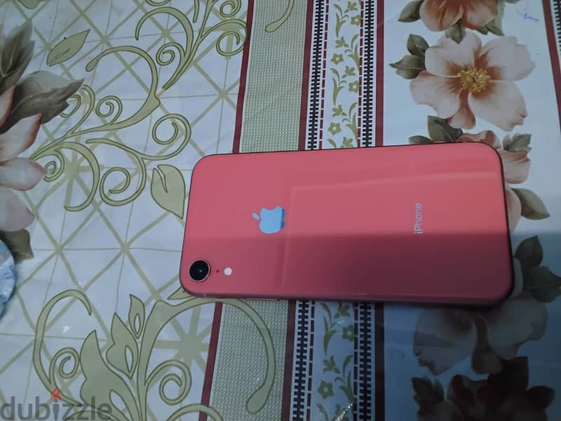 Apple - iPhone XR 4