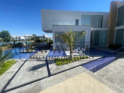 3rd row full sea view standalone with cabin fully finished with acs and kitchen prime location on lagoon direct bahary in compound sea shell
