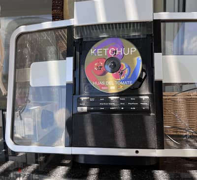 DVD PLAYER/Radio with remote control made in Hamberg Germany