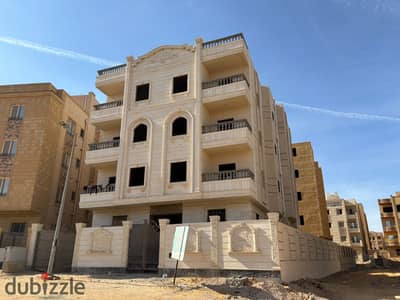 شقة للبيع في مدينة بدر حي متميز منطقه 2. الشقه دور ارضي نصف تشطيب الشقه ثلاث غرف اثنين حمام ورسيبشن ومطبخ جاري تسليم الجهاز العماره ناصيه ممر ع جاردين
