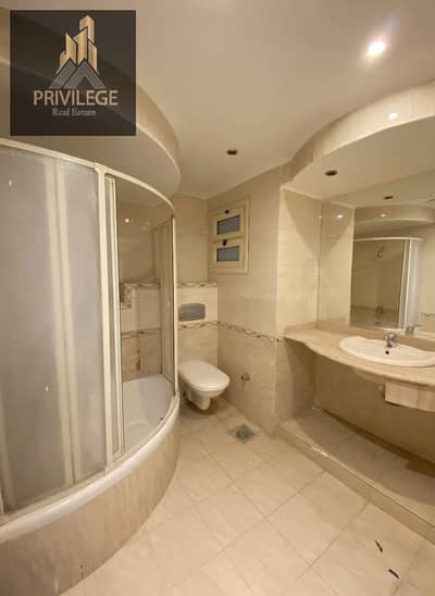 Apartment for Rent in Al-Yasmeen Towers – Zahraa Al-Maadi | 206m | Prime Location Great opportunity for rent in Al-Yasmeen Towers in Zahraa Al-Maadi, on Al-Zahra Main Street,
