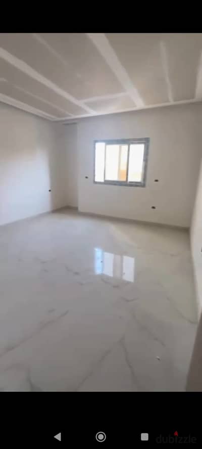 شقه الحي التالت شرق في مدينه الشروق