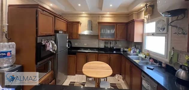 شقة مفروشة 203 مترتشطيب ممتاز هاي سوبر لوكس مكيفة بالكامل  للايجار في النرجس 5 فيلات في التجمع الخامس بالقرب من مستشفى الجوي التخصصي، ومسجد الشربتلي