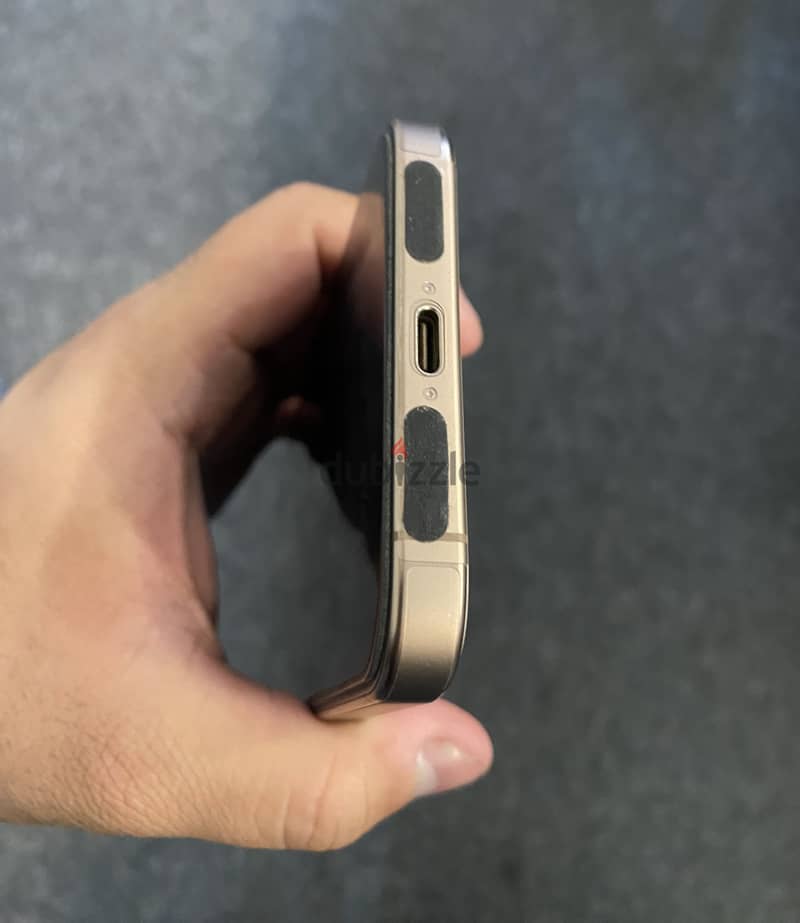 Apple - iPhone 16 Pro Max 4