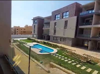 شقة مميزة للبيع في كمبوند أكاسيا - موقع مميز جدا