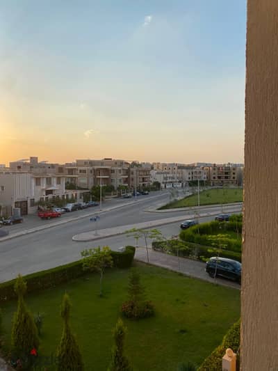 شقة للبيع بارقى حي بمدينة الشروق حي النادي