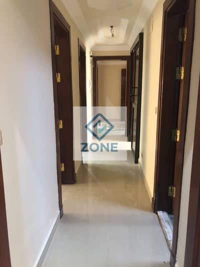 A great apartment for rent in Madinaty, super deluxe finishing, 175 square meters with kitchen, garden view, next to Madinaty Club.