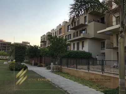 شقة بنتهاوس للبيع في إيستاون بموقع مميز