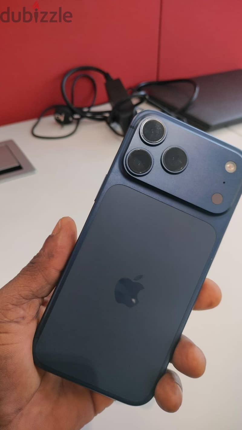 Apple - iPhone 17 Pro Max 1