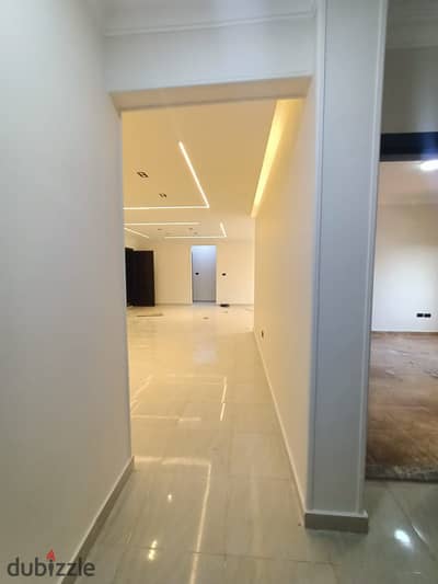 Apartment for rent with air conditioning in Al Khamael, Sheikh Zayed, first floor, 2 bedrooms and 2 bathrooms, first occupancy, at a very special price