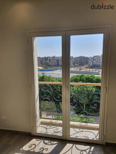 For Rent in Hydepark central  Compounds