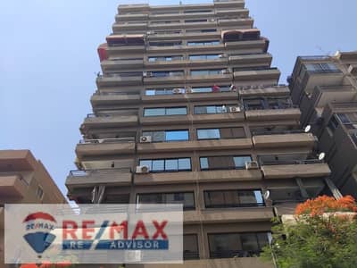 للبيع شقة فاخرة 230م بموقع مميز بمدينه نصر 3 غرف نوم بالتكيفات و مطبخ كامل وجاهزة للسكن الفوري