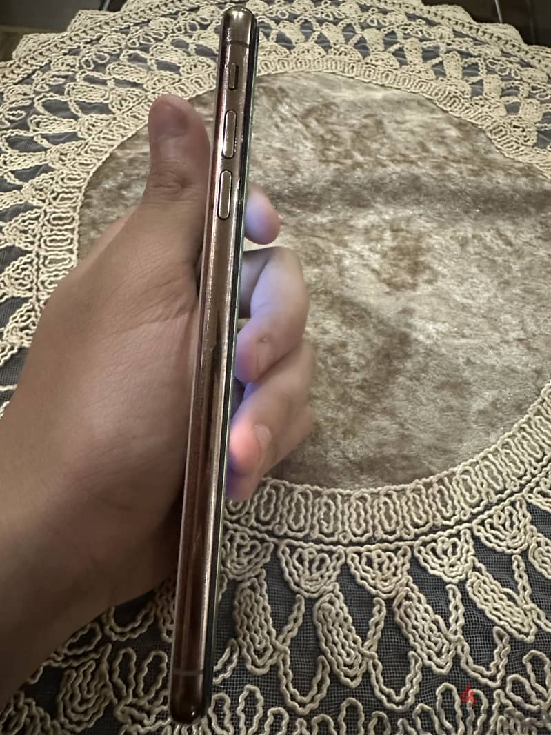 Apple - iPhone XS Max 1