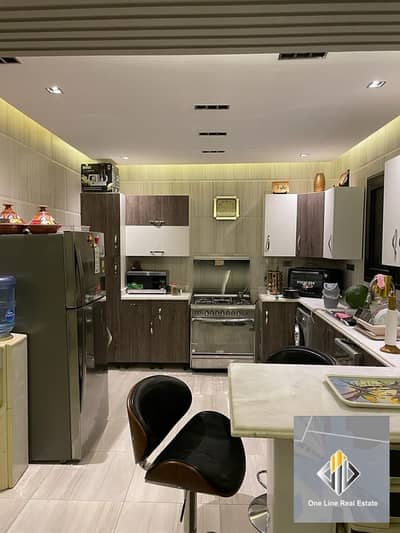 Apartment for sale on a main street, ground floor, private entrance with a garden next to the Beverly Hills compound, ready to move in.