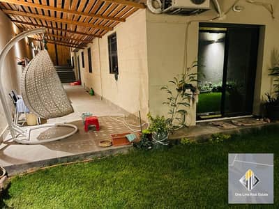 Apartment for sale on a main street, ground floor, private entrance with a garden next to the Beverly Hills compound, ready for living.