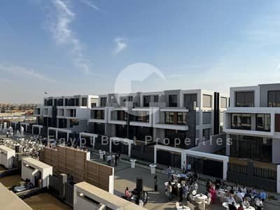 تاون هاوس ميدل للبيغ في كمبوند الباتيو تاون استلام سنة بمقدم 5% فقط
