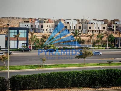 شقة للإيجار قانون جديد في مدينتي – B6 مجموعة 70  فرصة مميزة للإيجار في موقع هادئ ومتميز داخل مدينتي، مناسبة للعائلات