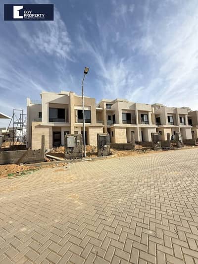Townhouse villa For Sale in Hydepark New Cairo Ready to move with installments