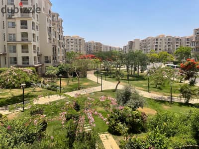 شقة للبيع فيو وايد جاردن جاهزة للسكن البيع شامل المطبخ دور متكرر 107 متر غرفتين في مدينتي B1 - طلعت مصطفي