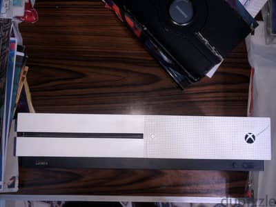 Xbox one s 500g متفتحش قبل كده ومفيهوش خدش