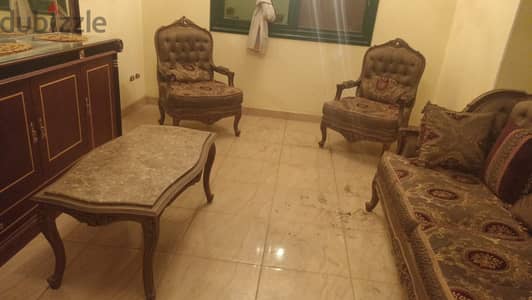بيع صالون بحالة جيدة