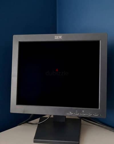 شاشة IBM ThinkVision مقاس 19 بوصة بحالة ممتازة للبيع