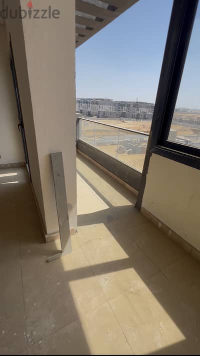 Duplex 156m with swimming pool in Trio gardens