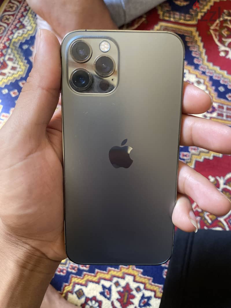 آبل - آيفون 12 برو 1