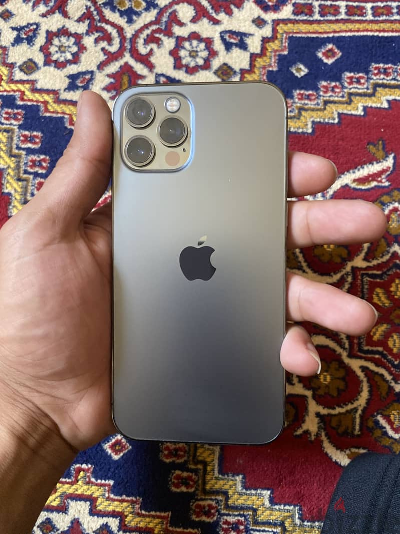 آبل - آيفون 12 برو 3