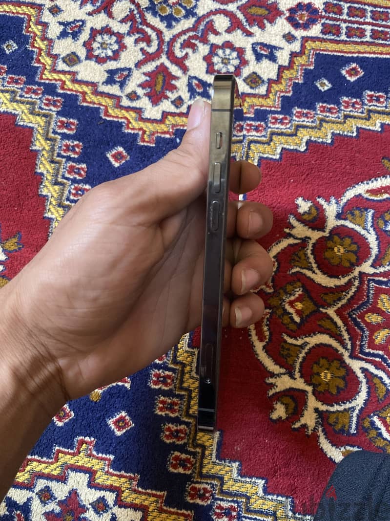 آبل - آيفون 12 برو 5