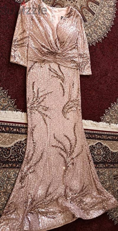 فستان سوارية