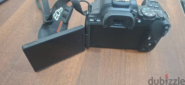 كاميرا كانون 250d بحالة الزيرو استعمال خفيف جدا