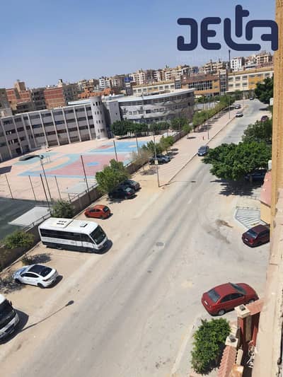 شقة ناصية بحري غير مجروحة