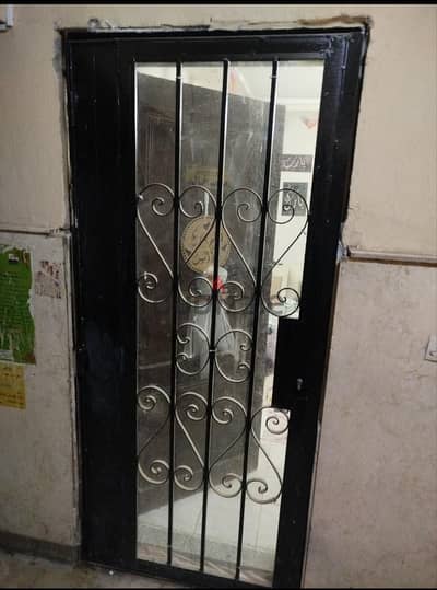 باب شقة حديد