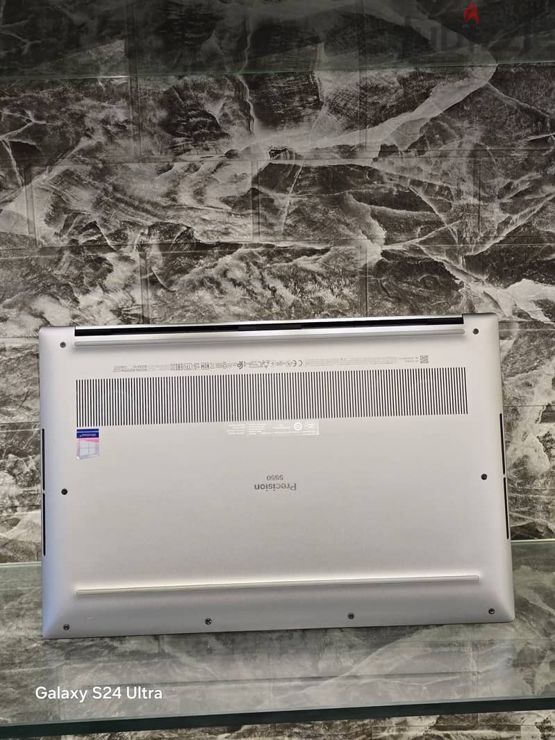 Dell precision 5550 1