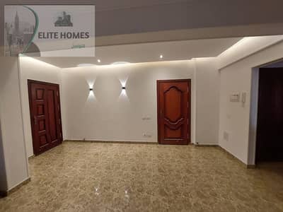 Office for rent in Al-Banfsaj, buildings in the Fifth Settlement, 210 meters in a prime location near Street 90