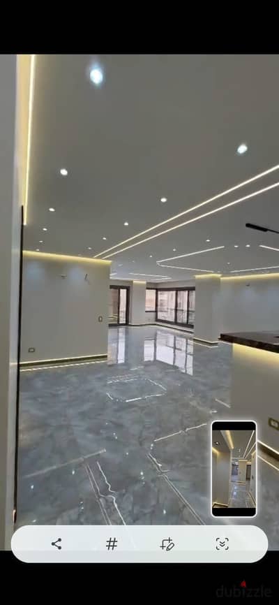 شقة للبيع بسعر مميز جدًا في الشطر العاشر، بالقرب من كارفور، في موقع استراتيجي يجمع بين الهدوء وقرب جميع الخدمات والمواصلات. فرصة رائعة للسكن أو الاستث