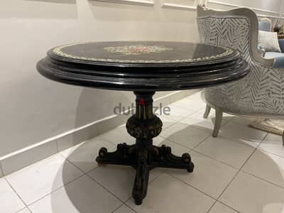 طاولة سفرة مستديرة ديكور