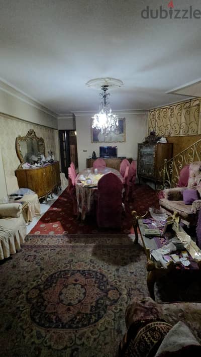 شقة ٢٥٠م بالمعادي الجديدة امام ميدان الجزائر