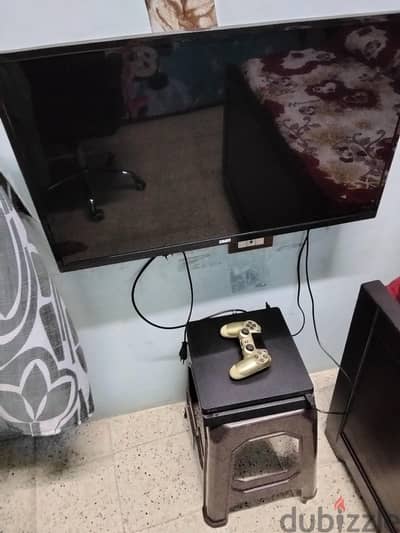 بلايستيشن 4 وشاشة ATA 32 بوصه