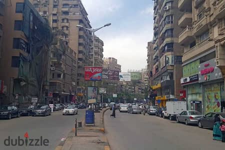 Real estate located on a 500m plot, delivered vacant, in a prime location in Mohandessin for sale