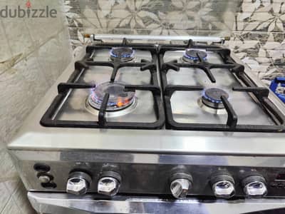 Universal Oven - Like New Condition